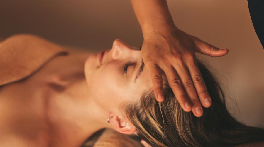 Sejas liftinga masāža